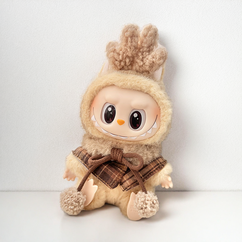 LABUBU トナカイ Labubu Cozy Reindeer Costume Set - Beige Plush & Plaid Scarf