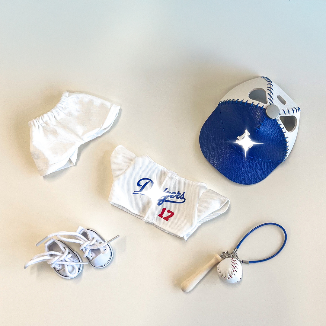 Labubu Baseball Outfit Set – White Sports Edition back view detail – Lizzie & Friends