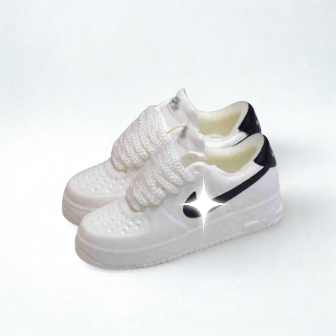 Labubu Miniature Sneakers – Classic Street Style Low-Tops