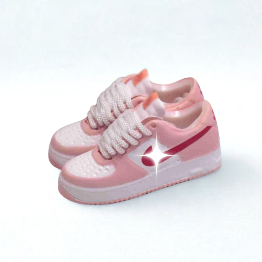 Labubu Miniature Sneakers – Classic Street Style Low-Tops