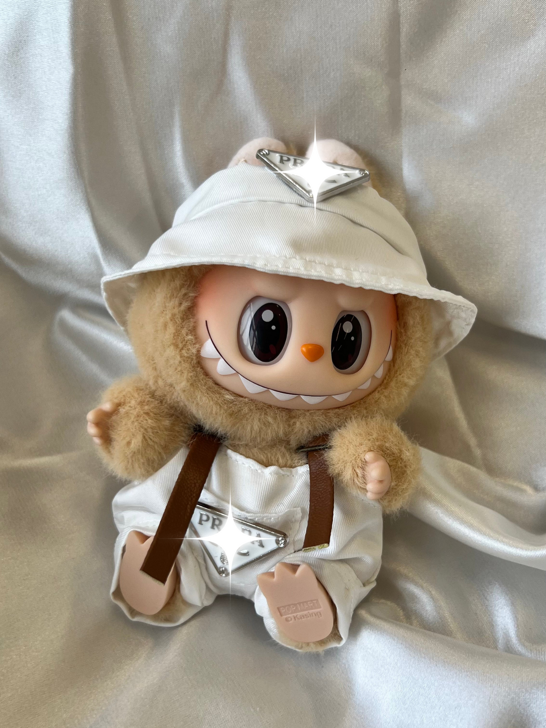 Labubu ホワイトバケットハット＆オーバーオールセット