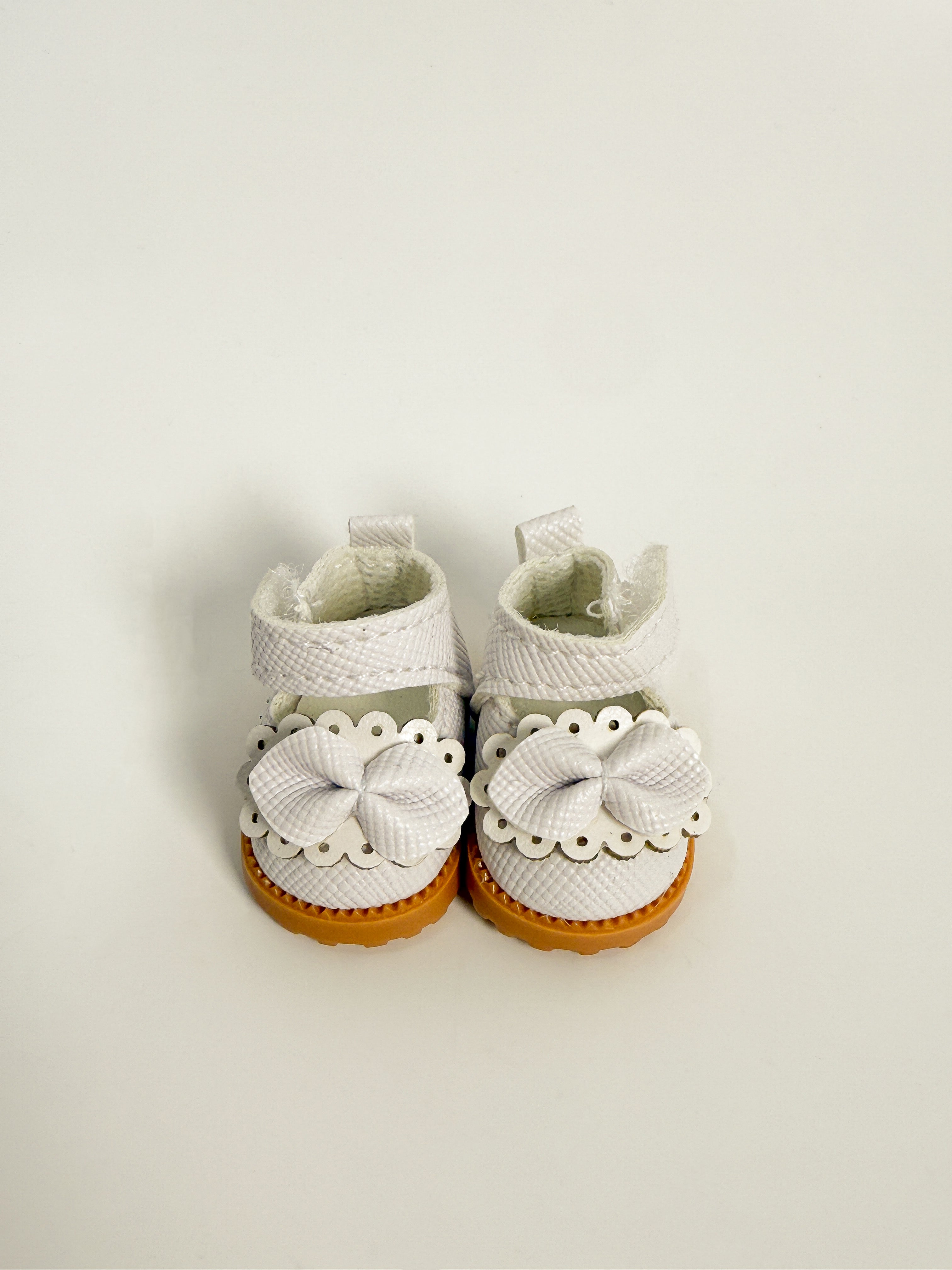 Pair of baby shoes with floral designs on a light background
Labubu Shoes
Labubu Sneakers
Labubu Runners
Labubu Trainers
Labubu Miniature