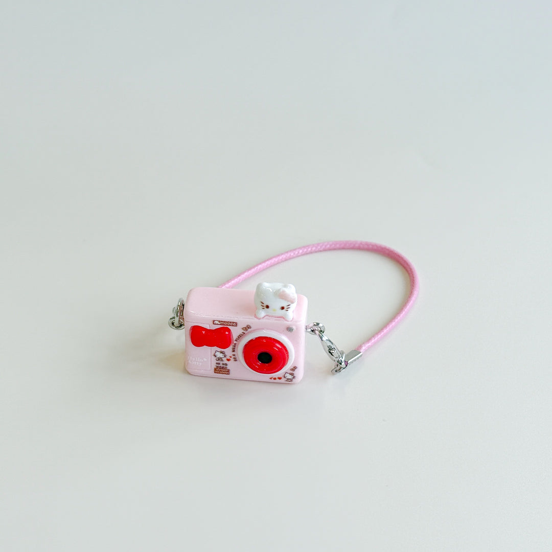 Labubu Cat Camera Charm – Mini Camera Accessory back view detail – Lizzie & Friends