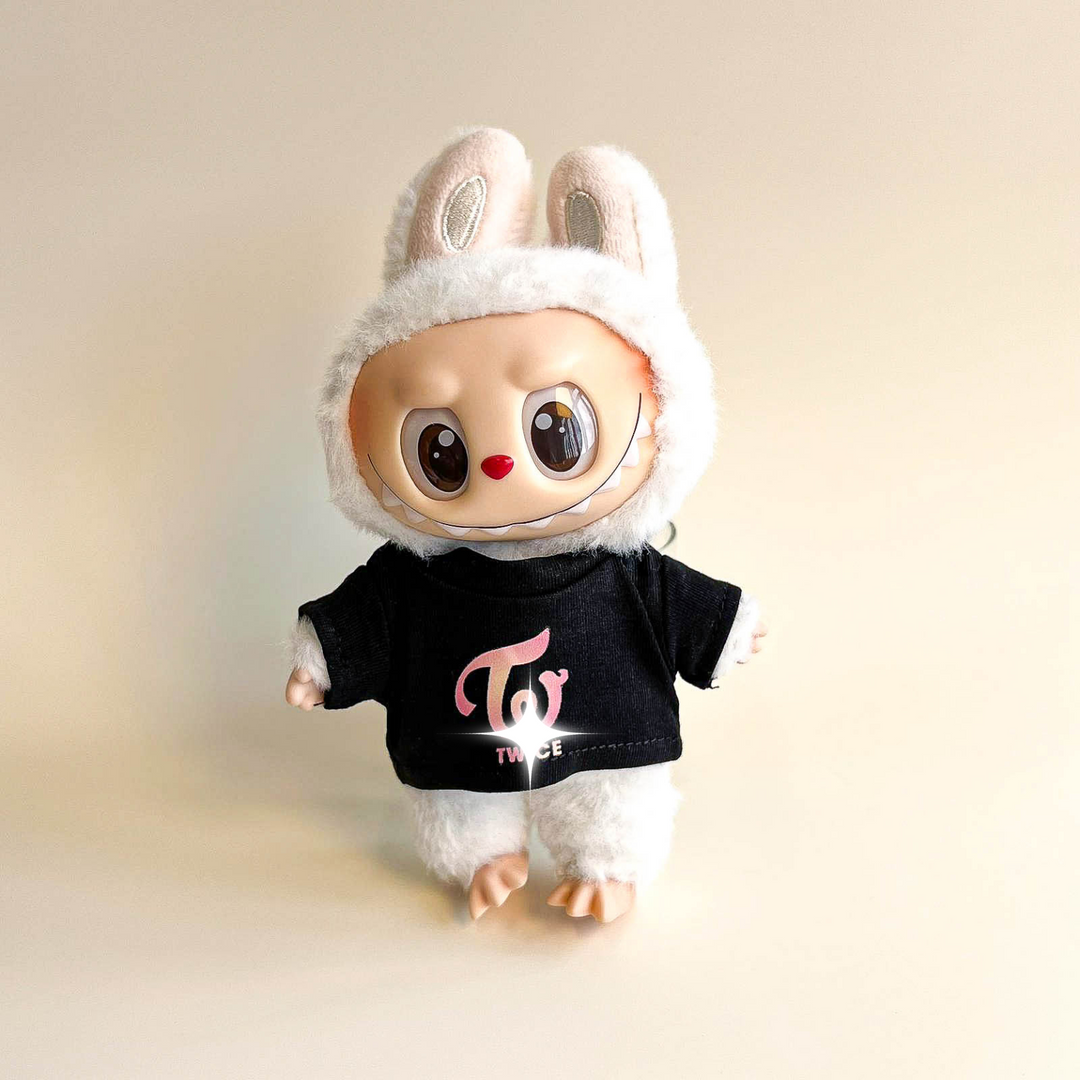 Outfit T-shirt Logo Idol Labubu Pink Signal (Coloré) — Avec Mini Lightstick Ventilateur (2 Articles)